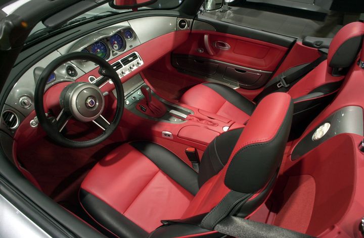 Το εσωτερικό της BMW Alpina Roadster V8.