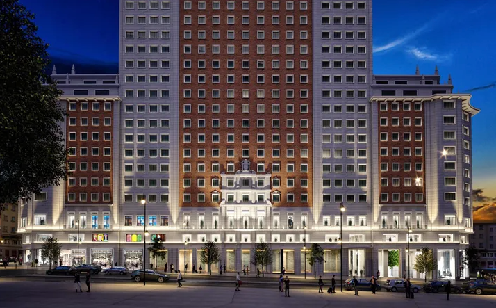 El emblemático edificio España.