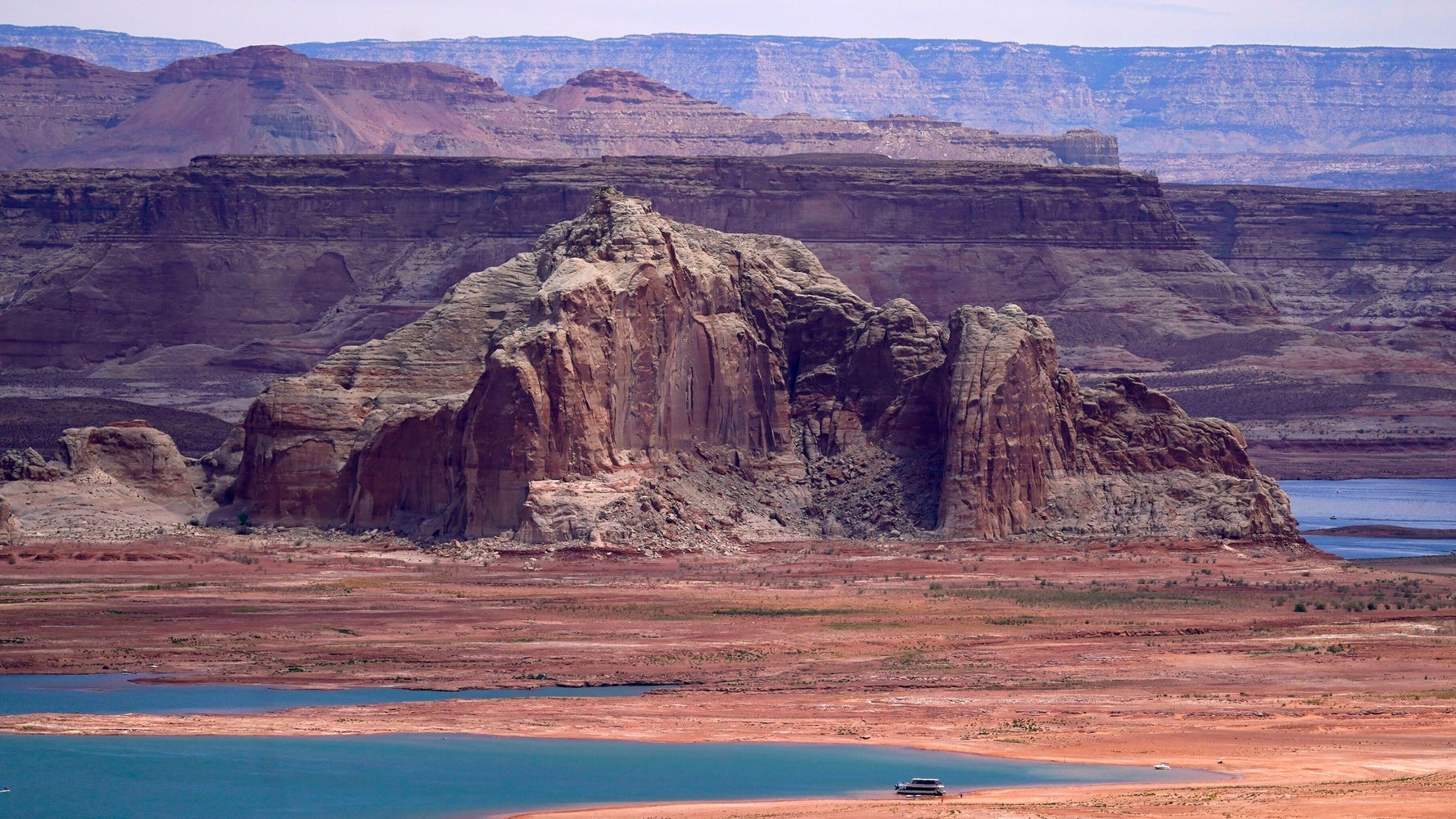 Lake Powell Hits Historic Low, Raising Hydropower Concerns - Vimarsana News