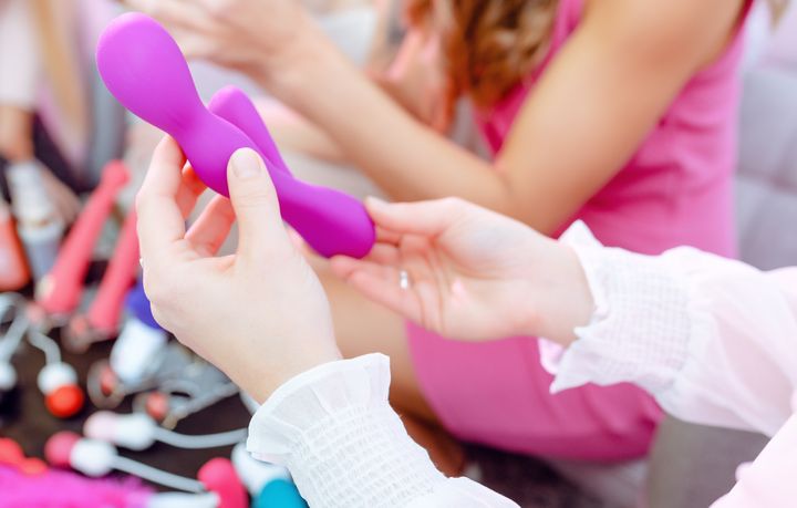 Sex educators explain what you should look for when trying to find the best vibrator for your budget.