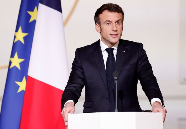 Emmanuel Macron donne une grande conférence de presse pour présenter son programme et sortir...