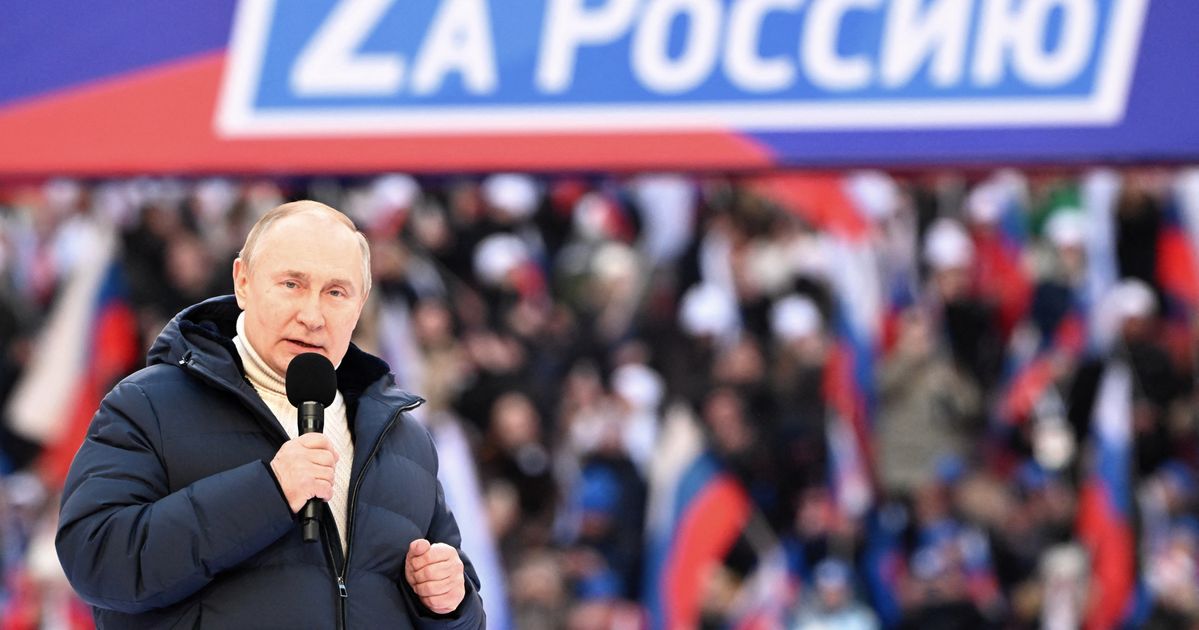 Władimir Putin w pokazie siły na stadionie w Moskwie
