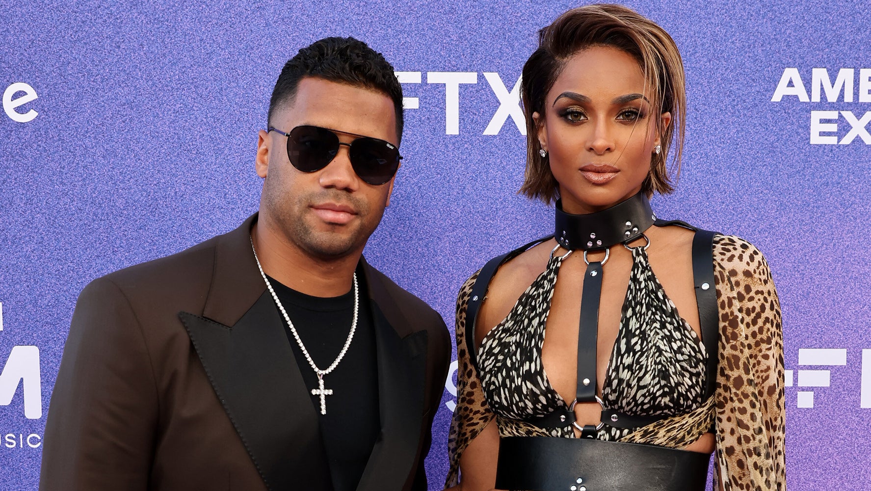 Ciara et Russell Wilson portent d’adorables tenues assorties avec des enfants pour le commerce des Broncos