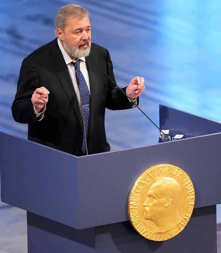 Russian journalist Dmitry Muratov says he wants to auction off his 2021 Nobel Peace Prize medal to raise funds for Ukrainian refugees.
