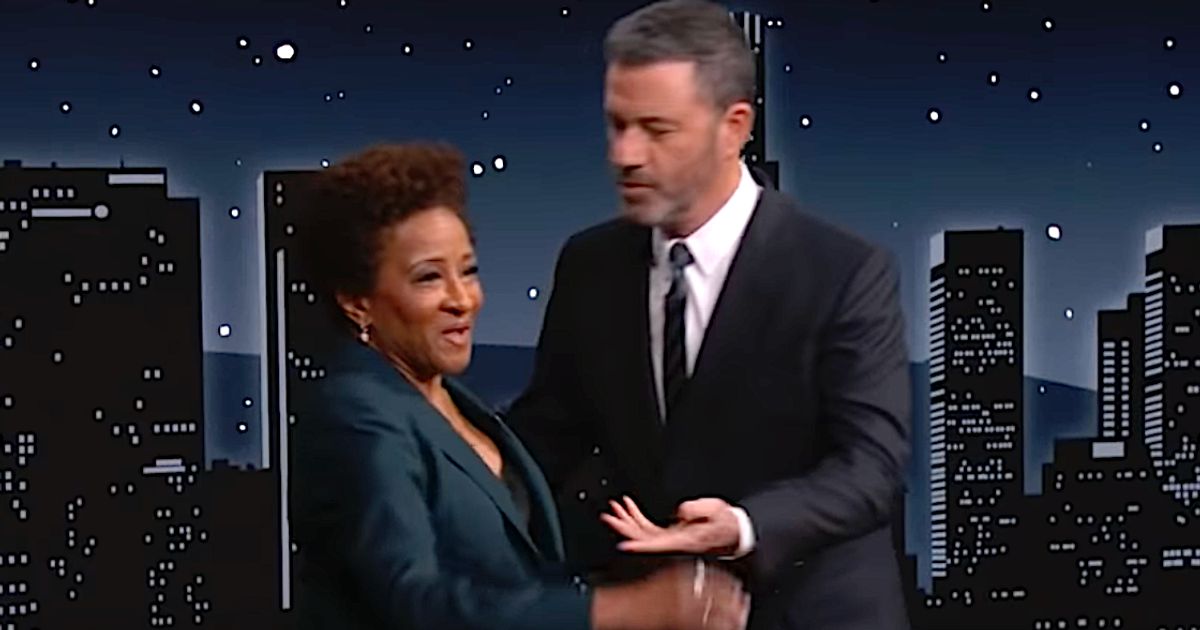 Jimmy Kimmel Tells Wanda Sykes What He Was Paid To Host Oscars, Says She's Being 'Robbed'