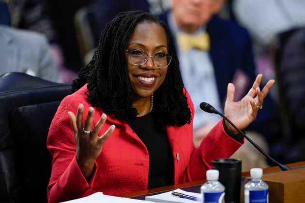 Aux États-Unis, Ketanji Brown Jackson face aux critiques du ...