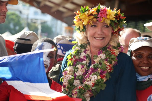 Marine Le Pen, déjà bien reçue à Mayotte comme le montre cette photo de décembre...