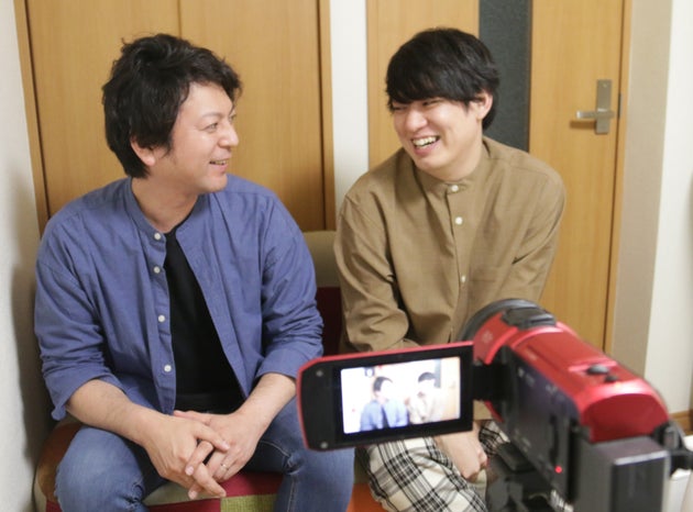 「ShoRyo Channel」の撮影をするしょーたさん(右)とりょうさん