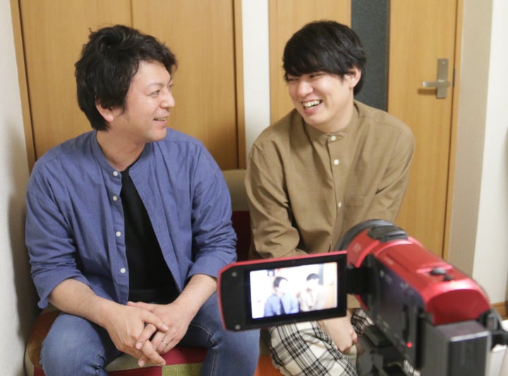 「ShoRyo Channel」の撮影をするしょーたさん(右)とりょうさん