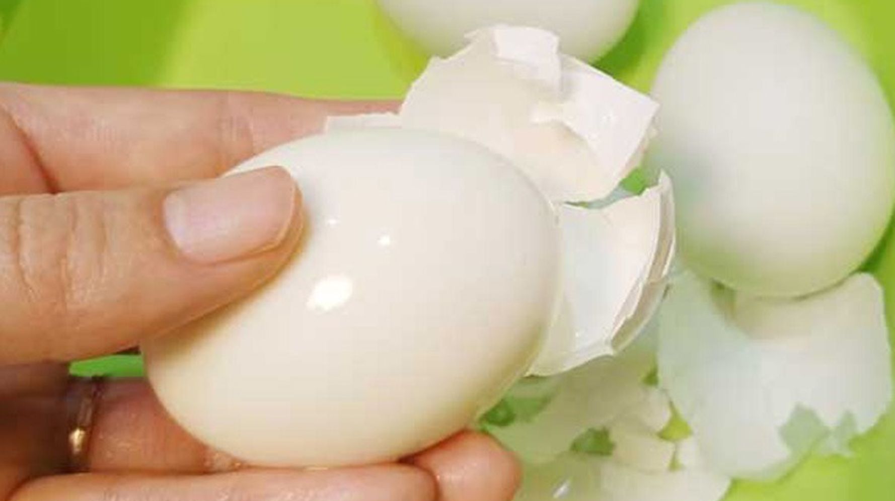 ゆで卵を簡単 きれいにむく裏ワザは ポイントはゆでる前にも ハフポスト News