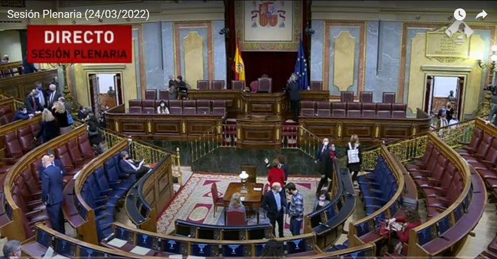 Olona Muestra Una Foto De Lo Que Muy Pocas Veces Se Ve Del Congreso Y Se Lia En Twitter El Huffpost Noticias