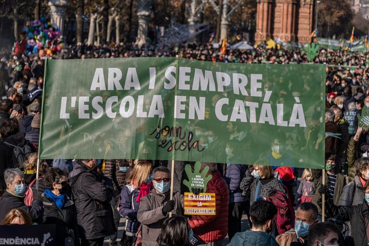 Manifestación a favor del catalán en la escuela i en contra de la obligatoriedad de impartir el 25% de las clases en castellano.