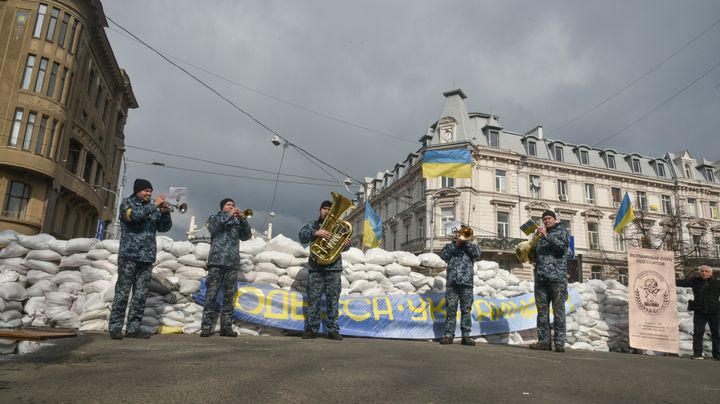 8 Μαρτίου 2022: Ουκρανοί μουσικοί σε οχυρό που έχουν φτιάξει στην Οδησσό