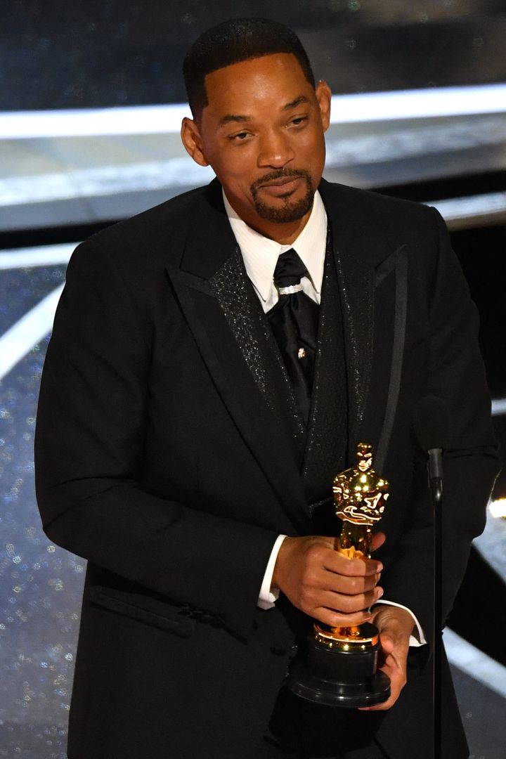 Will Smith receives his Oscar for Best Actor