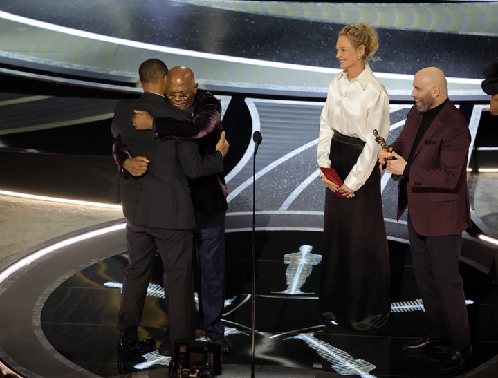 Will Smith accepts the Actor in a Leading Role award for "King Richard" from Samuel L. Jackson, Uma Thurman and John Travolta.