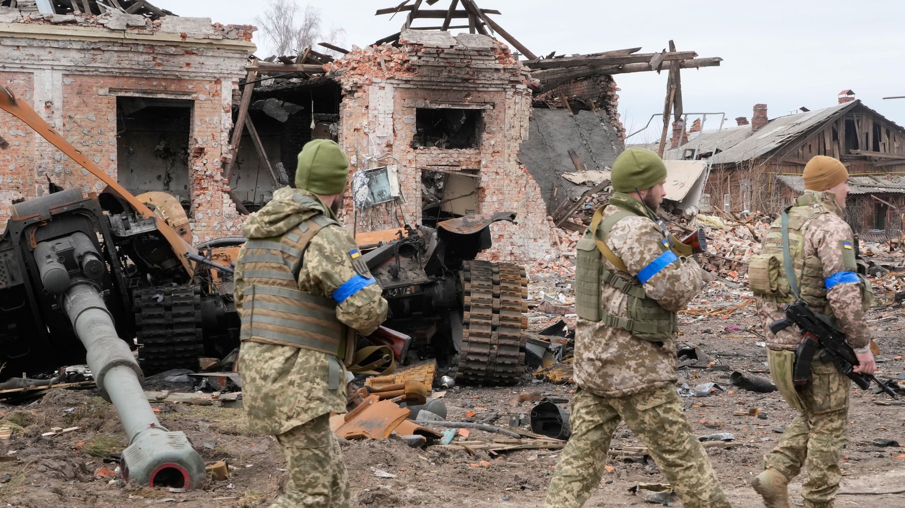 Un nouveau cycle de pourparlers de paix vise à arrêter la guerre de Poutine en Ukraine