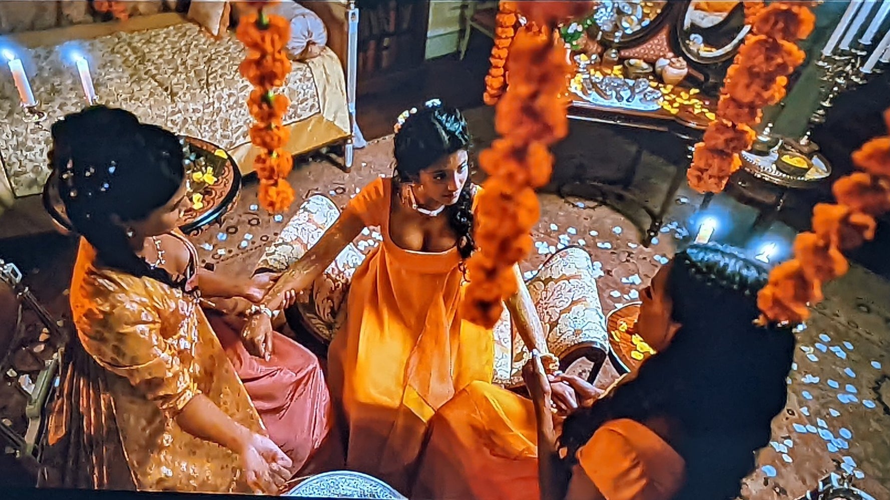 Bridgerton's South Asian Details Are Giving Us All The Feels - Vimarsana News