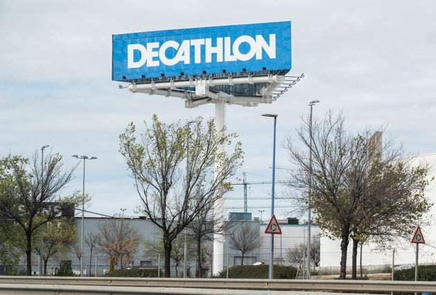 Les magasins Decathlon font travailler 2,500 personnes en Russie, a précisé le