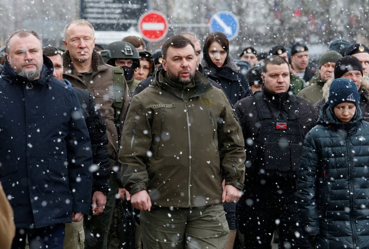 Ο αρχηγός της αυτοαποκαλούμενης Λαϊκής Δημοκρατίας του Ντόνετσκ (DNR) Ντένις Πουσίλιν παρευρίσκεται σε μνημόσυνο για τον Βλαντιμίρ Ζόγκα, γνωστό από τον ονομαστή Βόχα, διοικητή του τάγματος Σπάρτη του DNR, ο οποίος σκοτώθηκε κατά τη διάρκεια της σύγκρουσης Ουκρανίας-Ρωσίας, στο Ντόνετσκ , Ουκρανία 7 Μαρτίου 2022.