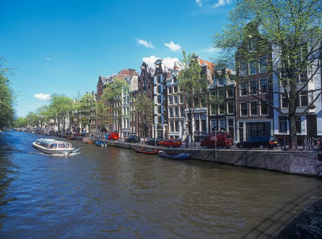 Un canal à Amsterdam, aux Pays-Bas. (photo