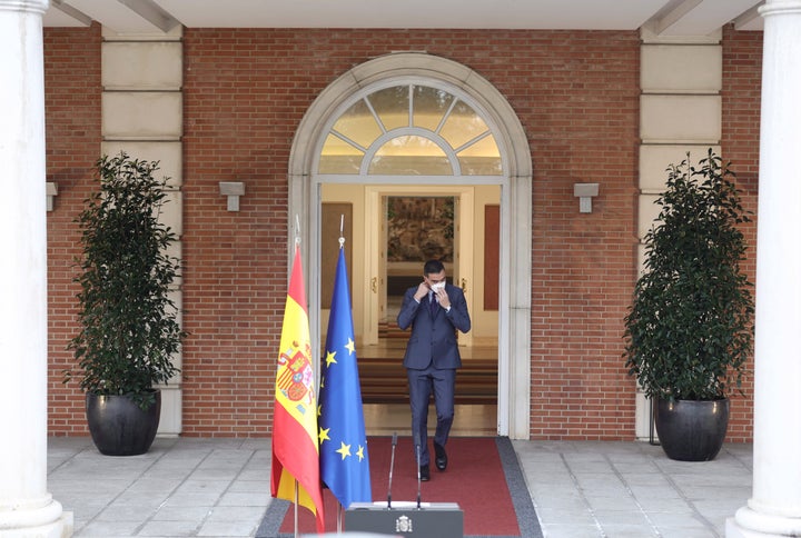 El presidente del Gobierno, Pedro Sánchez, saliendo de Moncloa en una foto de archivo.