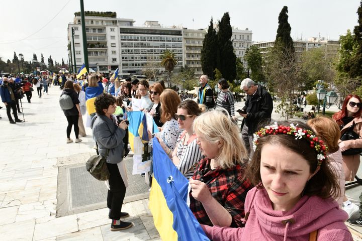 Συγκέντρωση Ουκρανών έξω από τη Βουλή