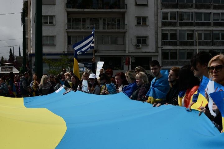 Συγκέντρωση Ουκρανών έξω από τη Βουλή