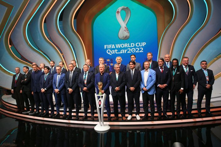 Οι προπονητές των εθνικών ομάδων μετά την κλήρωση του Παγκοσμίου Κυπέλλου ποδοσφαίρου 2022 στο Εκθεσιακό και Συνεδριακό Κέντρο της Ντόχα στη Ντόχα του Κατάρ.