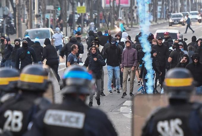 ΕΠΕΙΣΟΔΙΑ ΕΞΩ ΑΠΟ ΤΟ ΣΤΑΔΙΟ ΒΕΛΟΝΤΡΟΜ ΤΗΣ ΜΑΡΣΕΪΓ