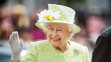  Buckingham Palace Reveals Queen Elizabeth Will Not Attend Easter Week Service