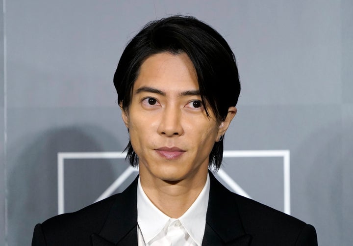 山下智久さん 37歳に 祖父とのツーショット写真を公開 似ていますね と反響 画像集 ハフポスト アートとカルチャー 山下智久さん 37歳に 祖父とのツーショット写真を公開 似ていますね と反響 画像集 ハフポスト アートとカルチャー