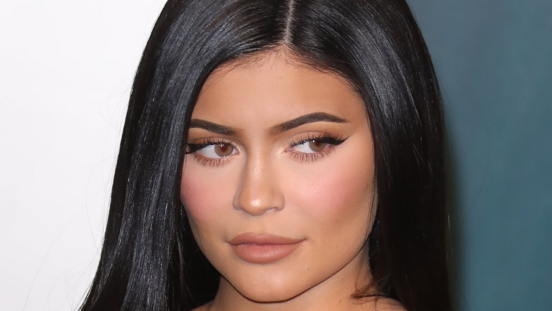 Kylie Jenner Says She's 'In The Process' Of Legally Changing Her Baby's Name - Vimarsana News