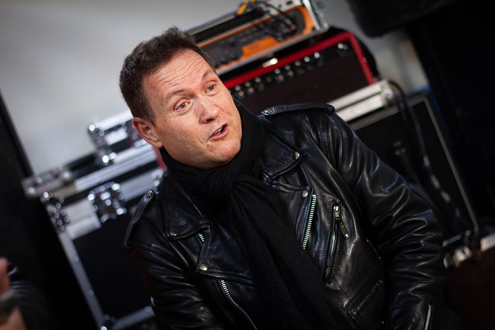 Johan Cheka, cantante y alma máter de 'Rock con ñ'