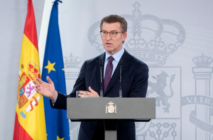 El líder del PP, Alberto Núñez Feijóo, tras su reunión con Sánchez en Moncloa.