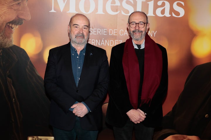 Los actores Antonio Resines y Miguel Rellán, protagonistas de la serie 'Perdonen las molestias'.