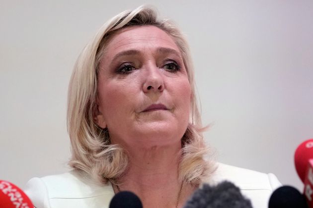 Marine Le Pen photographiée lors d'une conférence de presse mercredi 13 avril à...
