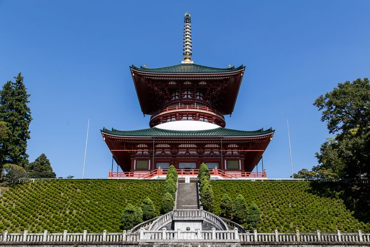The Narita-san temple complex of buildings and grounds is located near Tokyo's international airport.