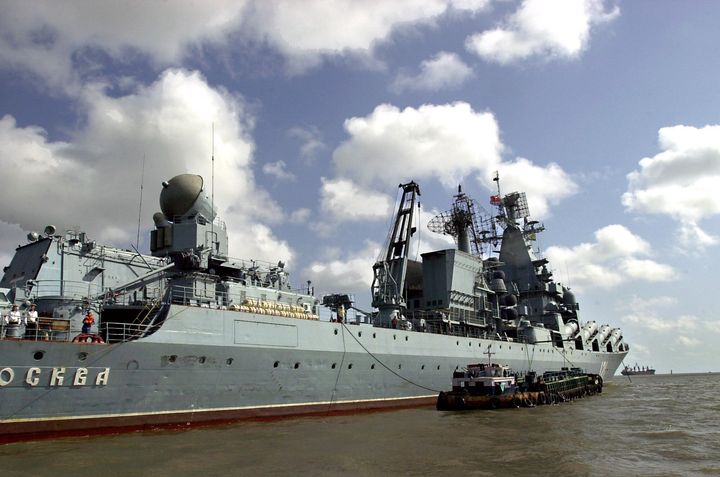 ロシア黒海艦隊の旗艦であるミサイル巡洋艦「モスクワ」（2003年5月21日）