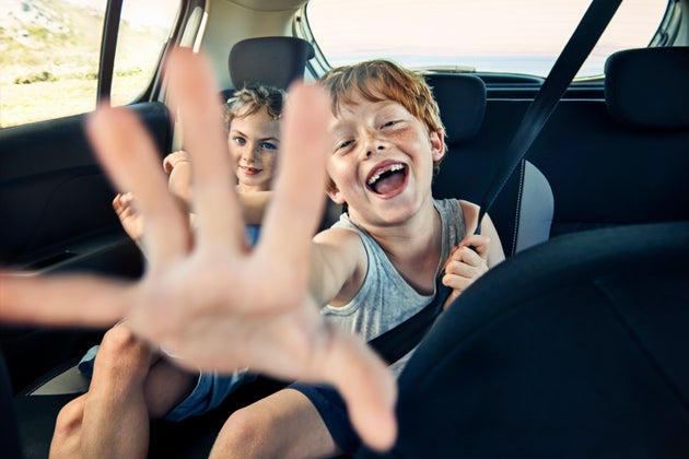 Pour ne pas que le temps leur semble trop long, Le HuffPost est allé chercher 12 activités pour enfants de tous âges.