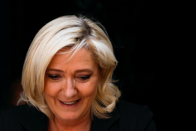 Marine Le Pen photographiée lors d'un déplacement à Valauris dans le Vaucluse vendredi 15