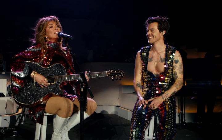 Harry was visibly beaming to be sharing the stage with Shania