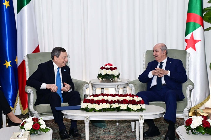 Los primeros ministros de Italia, Mario Draghi, y Argelia, Abdelmadjid Tebboune.