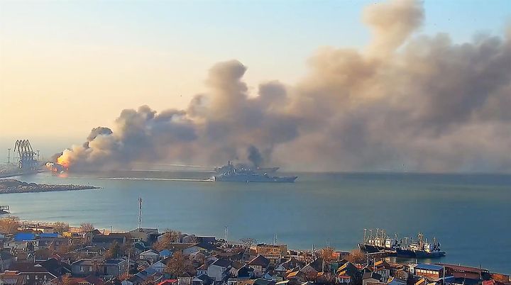 Incendio en el buque insignia de la Armada de Rusia, el Moskva.