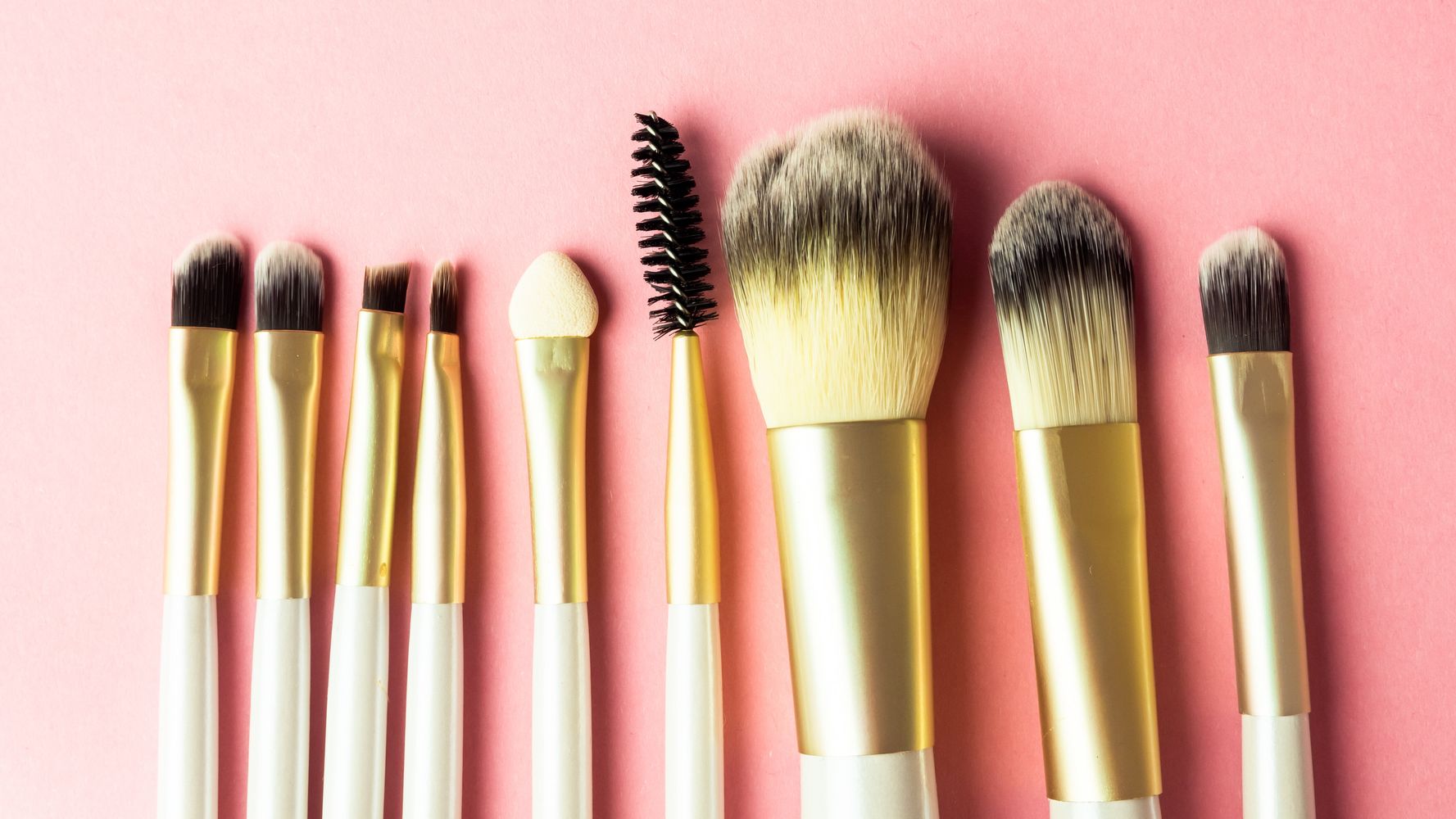 When It’s Best (And Safest) To Use Makeup Brushes And When To Just Use Your Fingers