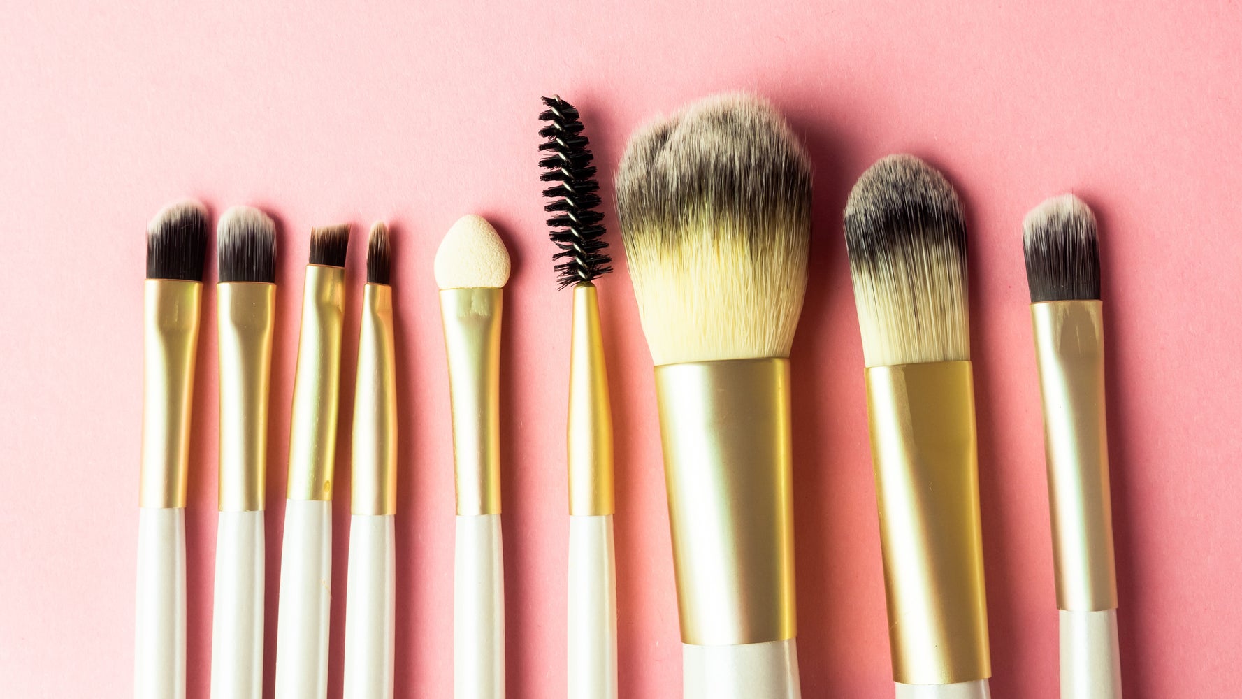 When It’s Best (And Safest) To Use Makeup Brushes And When To Just Use Your Fingers