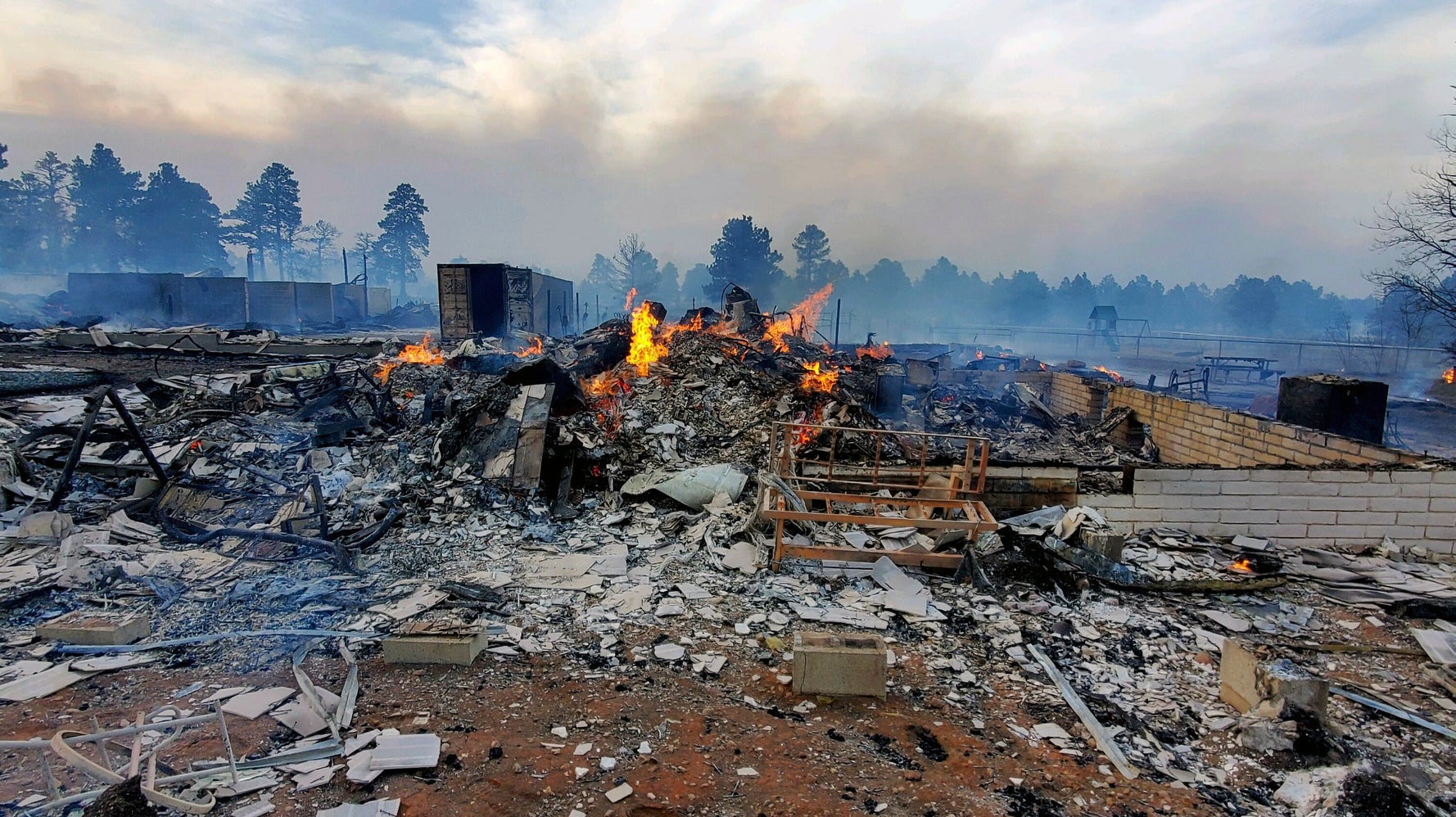 Southwest Fire Crews Brace For Return Of Dangerous Winds - Vimarsana News
