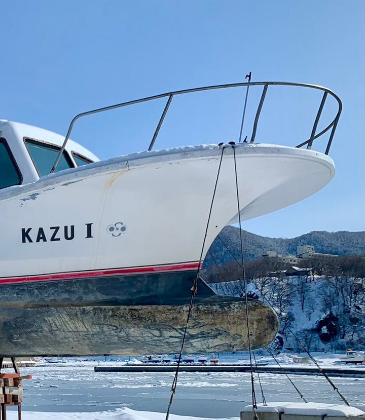 知床遊覧船 の観光船が行方不明に 2カ月前の写真には 船首の亀裂 が写っていた ハフポスト News 知床遊覧船 の観光船が行方不明に 2カ月前の写真には 船首の亀裂 が写っていた ハフポスト News