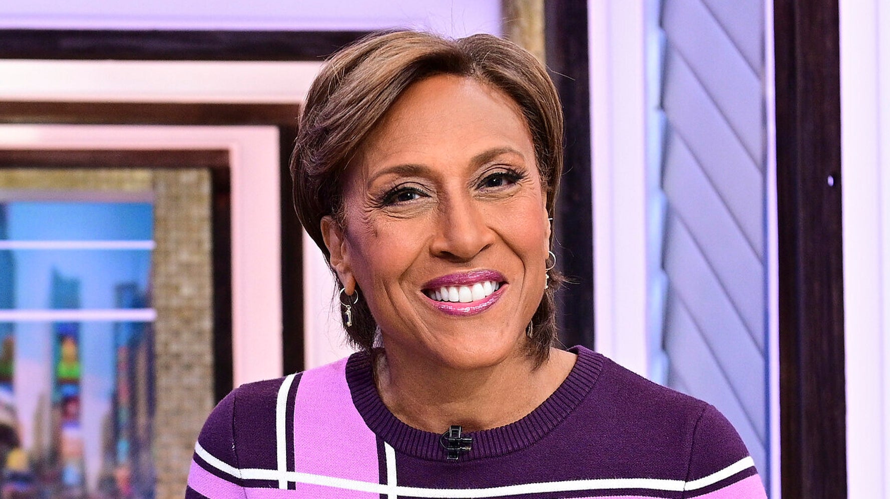 Robin Roberts Almost Passed On 2012 Obama Interview Over Fear She'd Be Outed - Vimarsana News