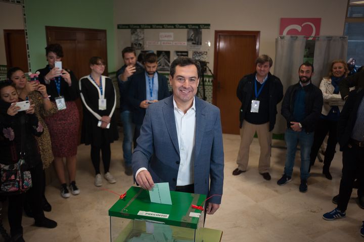 Moreno Bonilla vota en las elecciones de 2018
