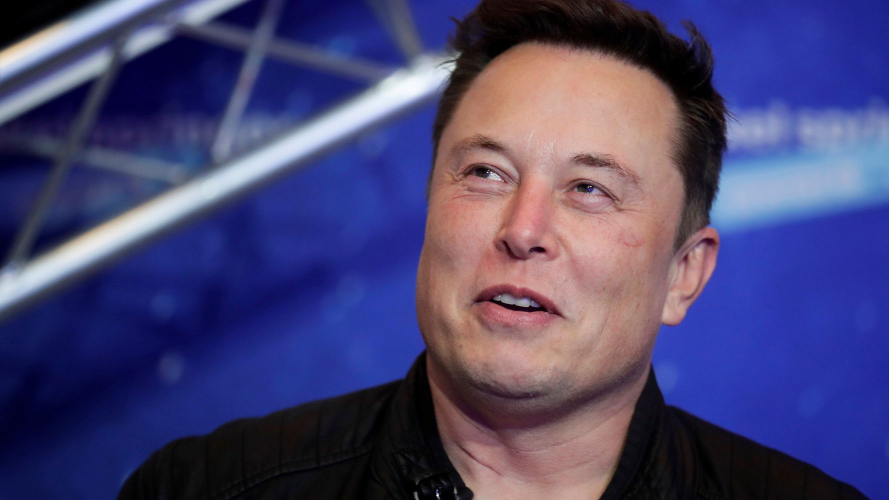 Elon Musk conclut un accord pour acheter Twitter et le rendre privé